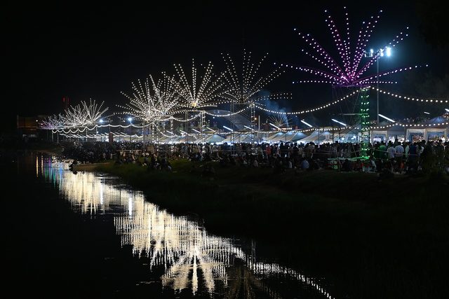 crowd silhouette stage