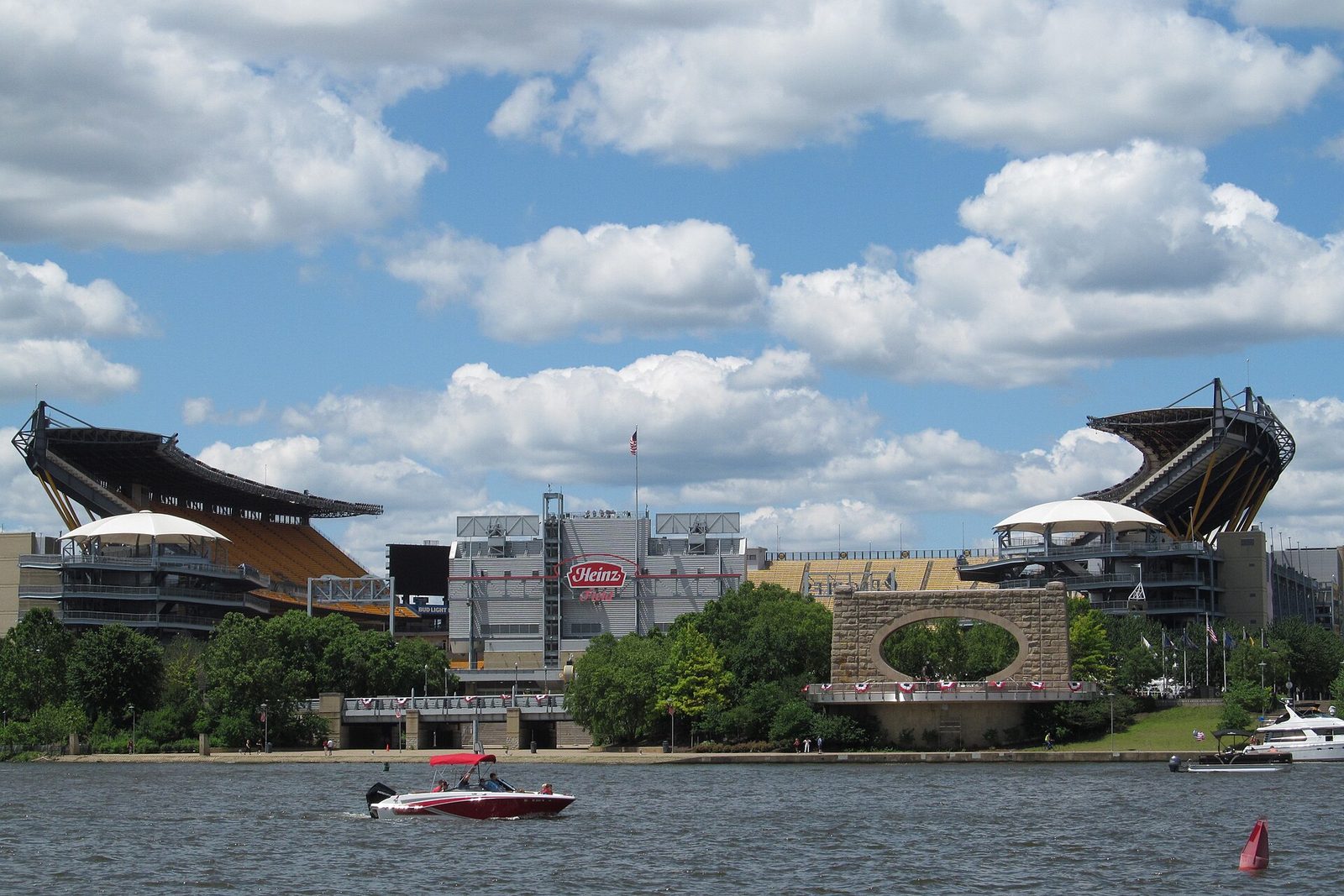 Acrisure Stadium — stadium
